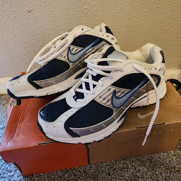 Shoes - New Womens Nike Dart 3 plus size 6.5